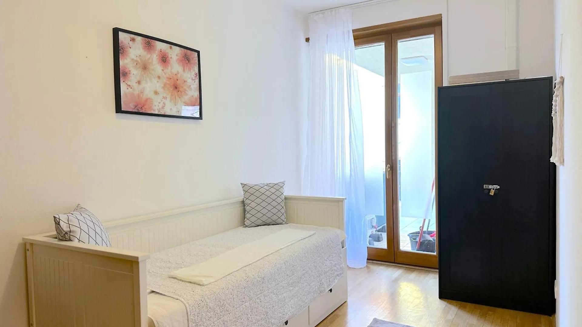 Apartment Spacious 3-Bedroom With Balcony & Free Parking Budapest Hungary
