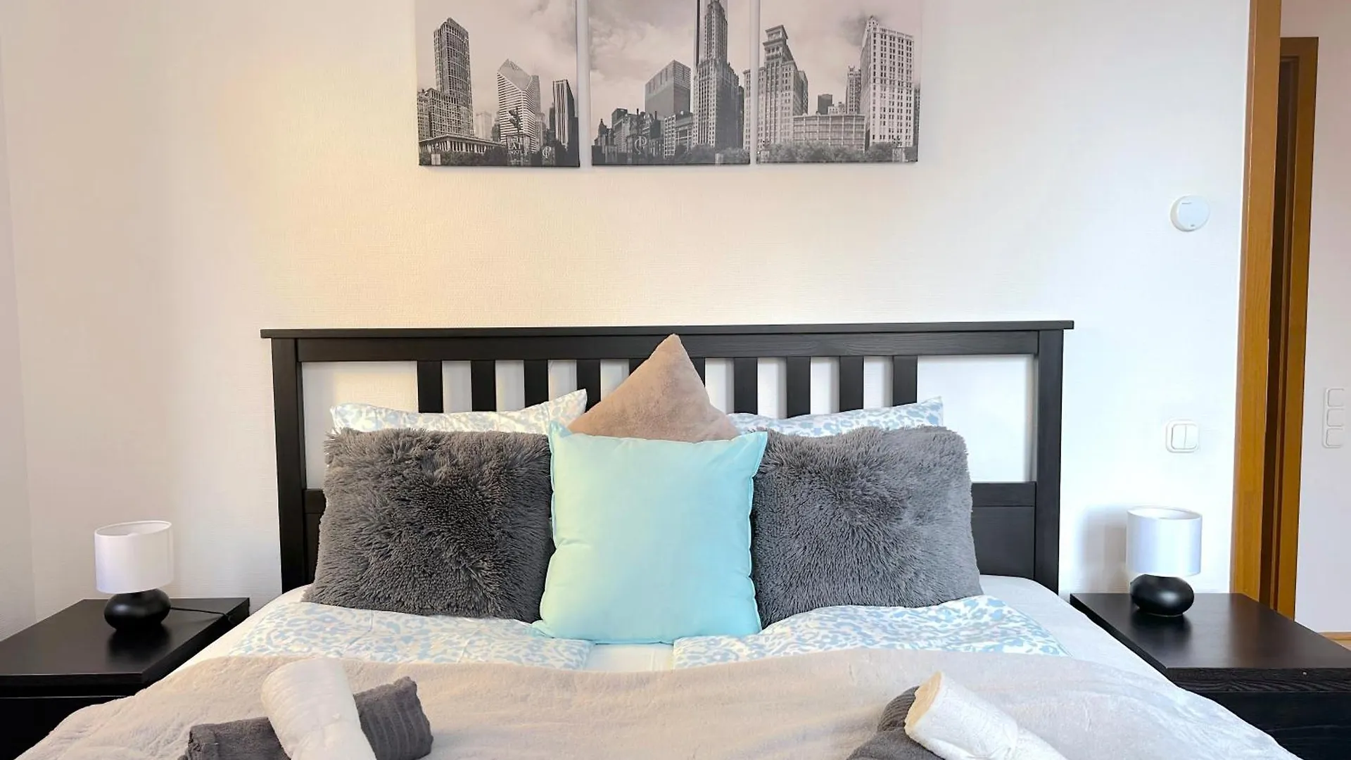 Spacious 3-Bedroom With Balcony & Free Parking Budapest 0*,  Hungary